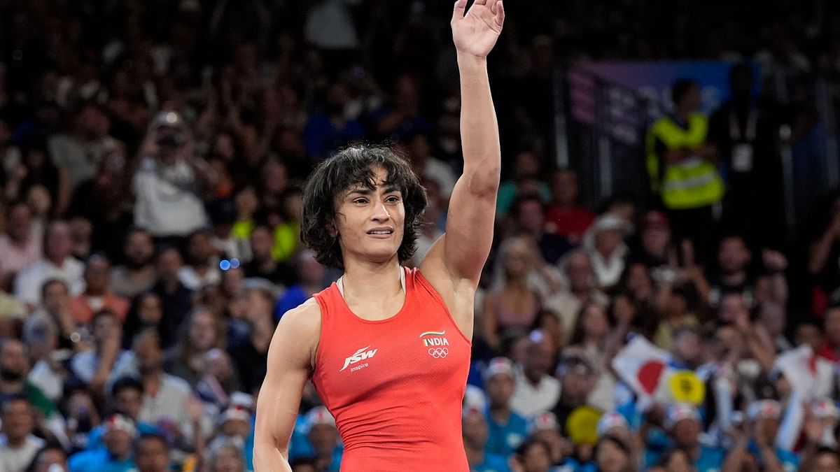 Vinesh Phogat: `ஜந்தர் மந்தரில் சிந்திய கண்ணீரின் வெற்றி!'- அநீதிகளுக்கு  பதிலடி கொடுத்த வினேஷ் போகத் |Story about Vinesh Phogat - Vikatan