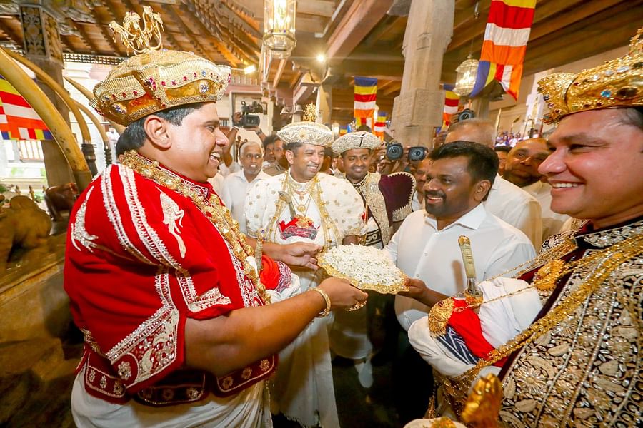 அனுகுமார திசநாயக்க