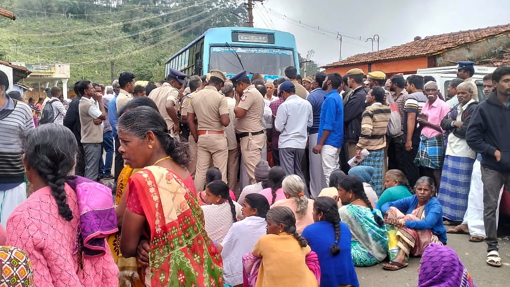 சாலை மறியல் 