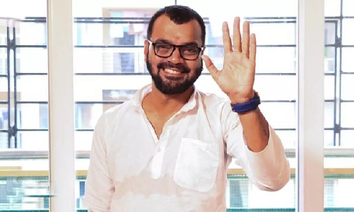 `ஹேப்பியா இருக்கா புது பாய் ப்ரண்டோடு; தற்குறி நான் அவளின் நினைவோடு'- என்ன சொல்கிறார் தாடி பாலாஜி?