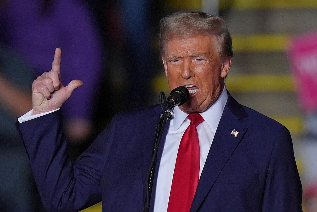 Trump : ட்ரம்ப்பின் புதிய 5% வரி அறிவிப்பு - இந்தியர்களை பாதிக்குமா?