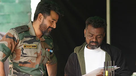 Vikatan Plus - 17 November 2024 - 'அமரன்' இயக்குநர் ராஜ்குமார் பெரியசாமிக்கு கமல் சொன்ன அட்வைஸ்! | director rajkumar periyasamy interview - Vikatan