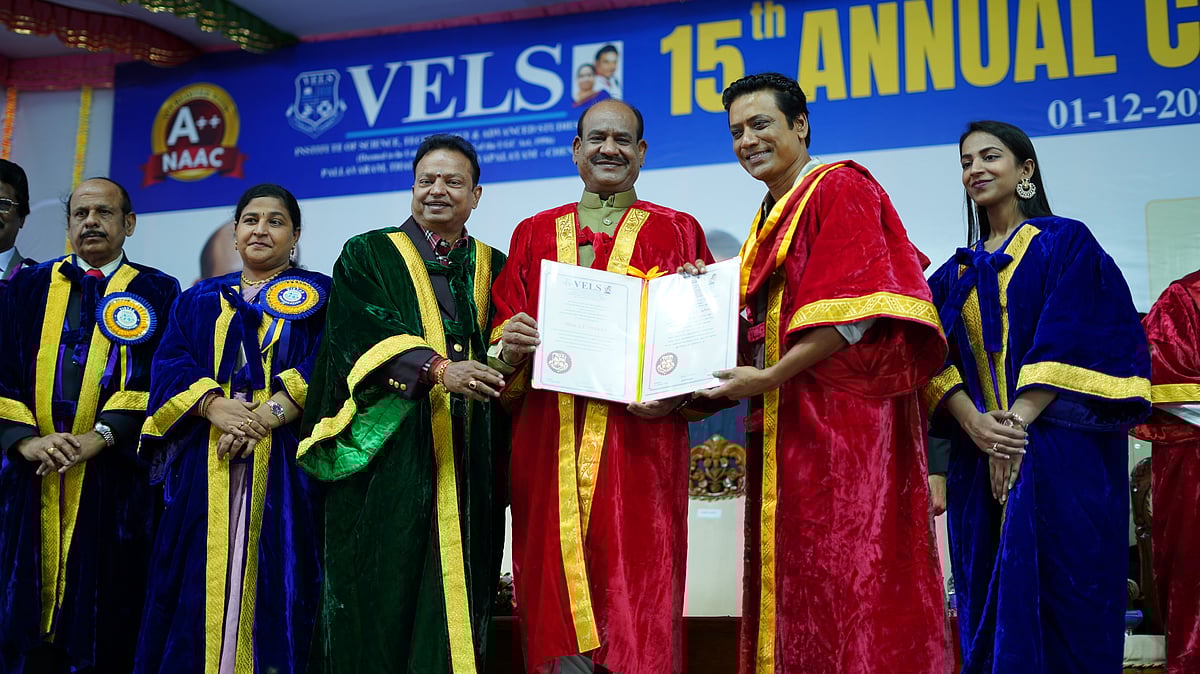 SJ Suryah: ``நான் பெரிய அறிவாளியா? முட்டாளா? பலசாலியா?'' - டாக்டர் பட்டம் பெற்ற எஸ்.ஜே.சூர்யா