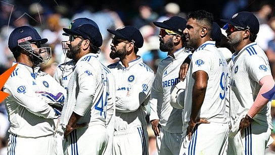 BCCI: தொடர் தோல்வி எதிரொலி; குடும்பத்தினருடன் தங்குவதில் கட்டுப்பாடா? புதிய விதிகள் சொல்வதென்ன?