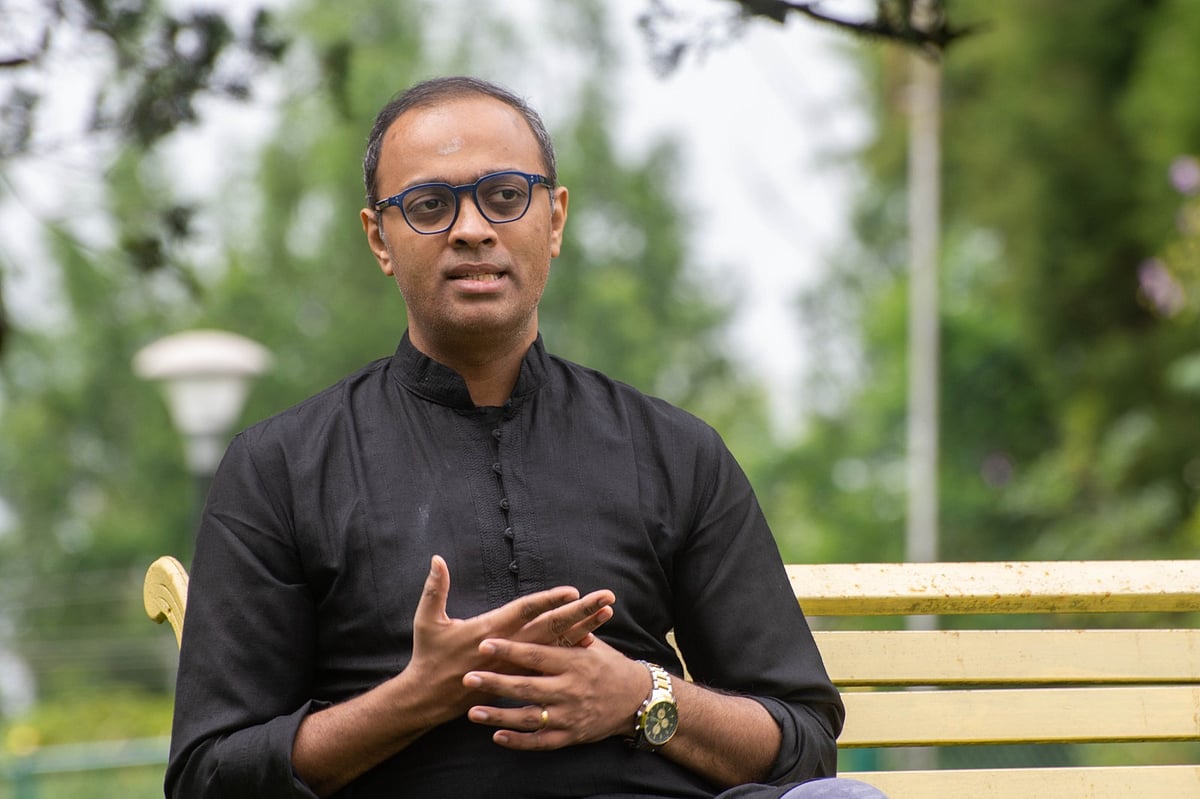 `மகாகவியென்றாலே பேராற்றல், பேரதிசயம்...' - வியக்கும் எள்ளு பேரன் நிரஞ்சன் பாரதி!