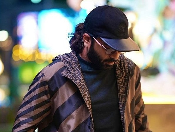 STR: `சுற்றி நின்று ஊரே பார்க்க
களம் காண்பான்..' - சிங்கப்பூரில் சிம்பு! - |Photo Album