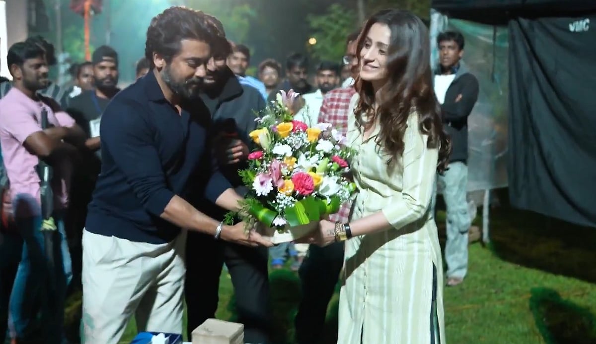 Trisha: கோலிவுட் இளவரசி த்ரிஷாவின் 22 ஆண்டுகால திரைப் பயணம்... கேக் வெட்டி கொண்டாட்டம் | Photo Album