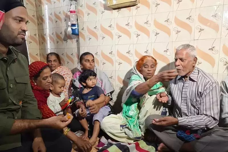 துபாய் எனக் கூறி கராச்சிக்கு கடத்தல்; 22 ஆண்டுகள் போராடி பாகிஸ்தானிலிருந்து இந்தியா திரும்பிய பெண்!