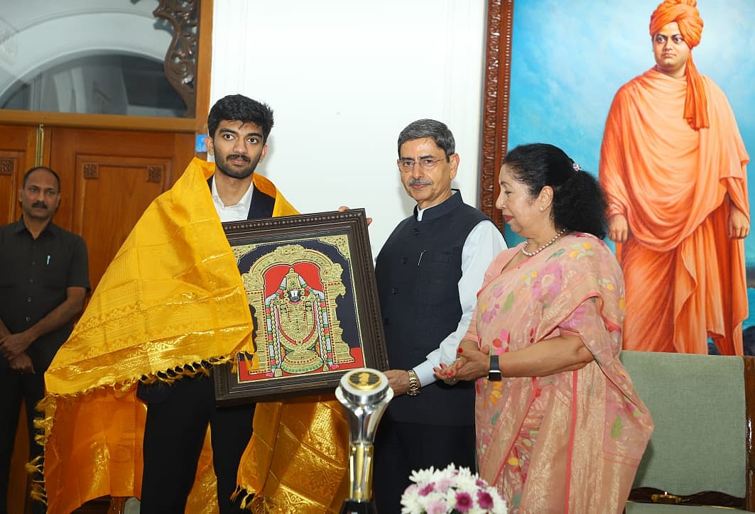 R.N.Ravi : ``குகேஷ் வென்றவுடன் இந்தியா முழுவதுமிருந்து எனக்கு போன் வந்தது!'' - ஆளுநர் ரவி பாராட்டு!