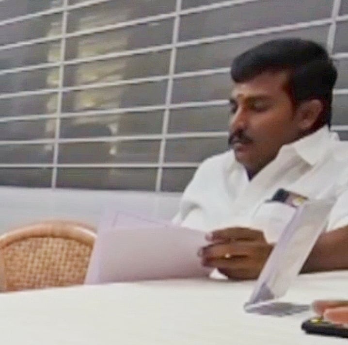 `கமிஷன் தொகை எங்க?'- வாக்குவாதம் செய்த திமுக கவுன்சிலர்; வைரல் வீடியோவால் பரபரப்பு