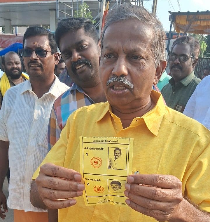 ``யாருக்கு ஓட்டு போட்டேன் தெரியுமா?” - வர்த்தக சங்க தேர்தலை காமெடியாக்கிய திமுக நகர செயலாளர்!