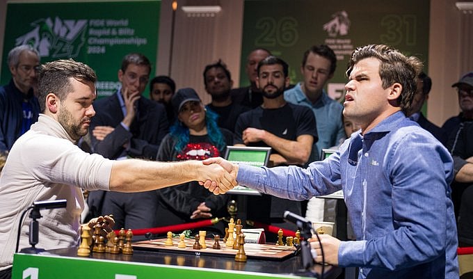 Magnus Carlsen: FIDE விதி தளர்வால் கிடைத்த வாய்ப்பு... சாம்பியன் பட்டத்தைப் பகிர்ந்த கார்ல்சன்!
