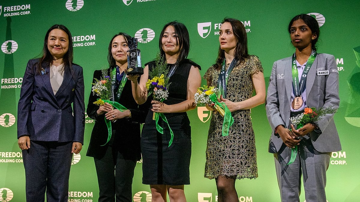 Vaishali: உலக பிளிட்ஸ் செஸ் சாம்பியன்ஷிப்பில் வெண்கலம்; அசத்திய வைஷாலி.. வாழ்த்திய விஸ்வநாத் ஆனந்த்!