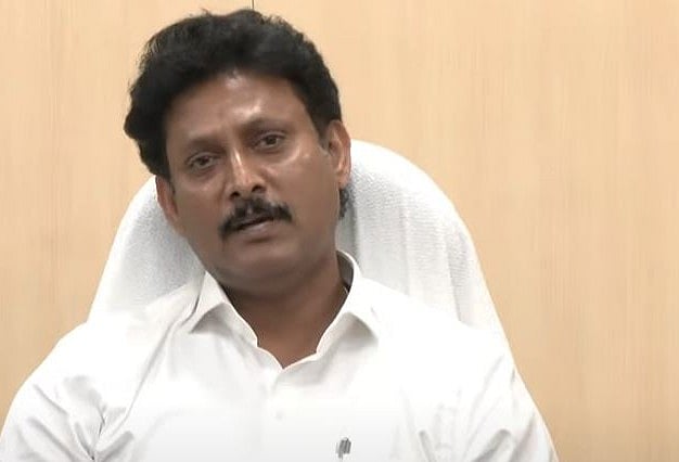 அரசு பள்ளி விவகாரம்; 'தாரைவார்த்துக் கொடுக்க வேண்டிய அவசியம் இல்லை'-  அன்பில் மகேஸ் சொல்வதென்ன? 