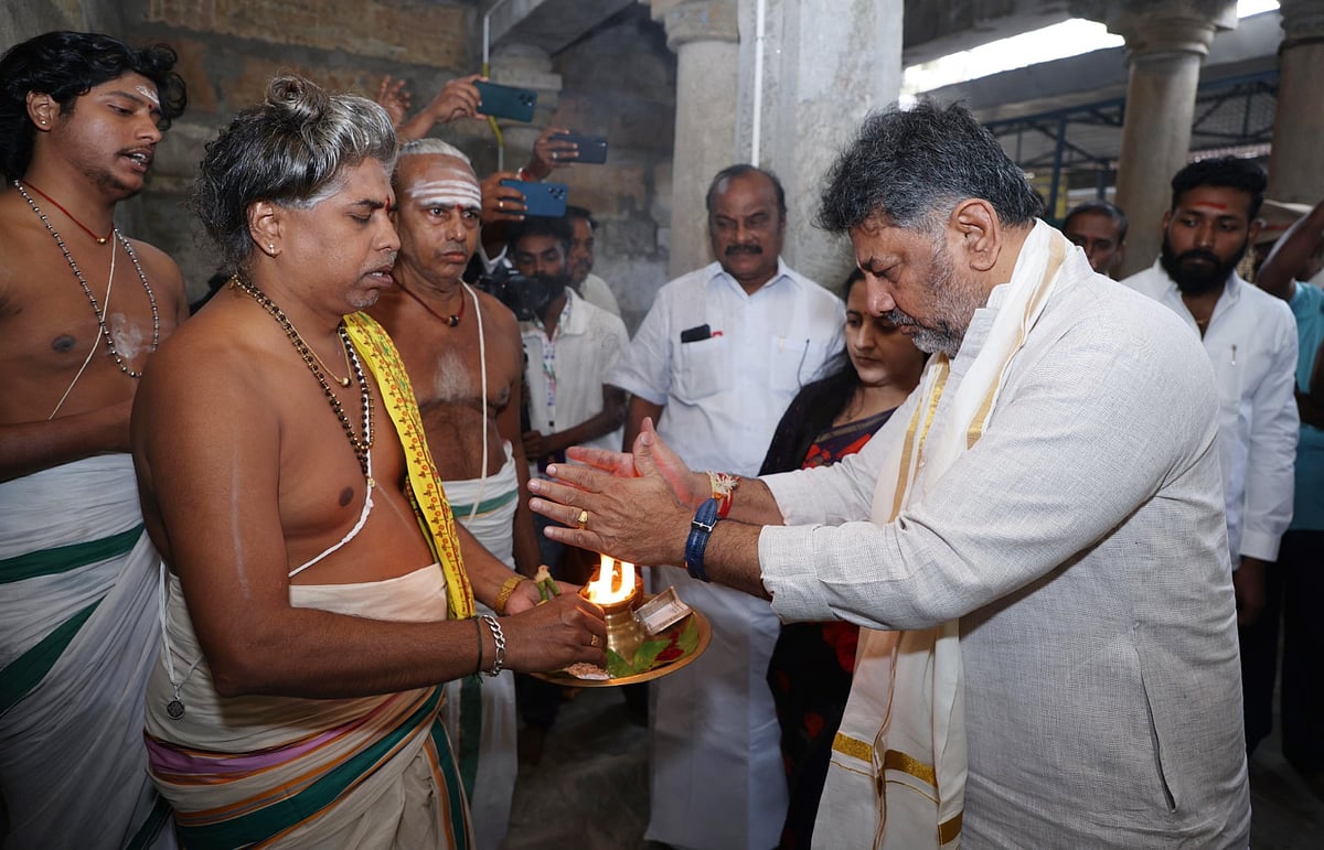 ``எதிரிகளை வீழ்த்தும்’ ஐதீகம் கொண்ட கும்பகோணம் கோயில்’ - கர்நாடகா துணை முதல்வர் சிவக்குமார் விசிட்