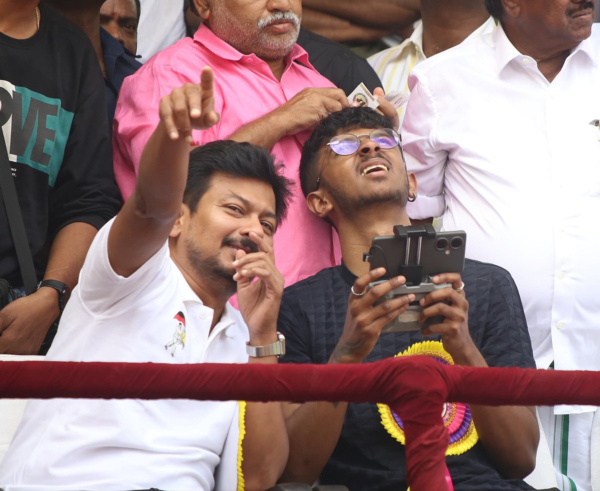 அலங்காநல்லூர் அப்டேட்: உதயநிதியுடன் கலந்துகொண்ட இன்பநிதி; மாடுபிடிக்க வந்த அயர்லாந்து நாட்டுக்காரர்