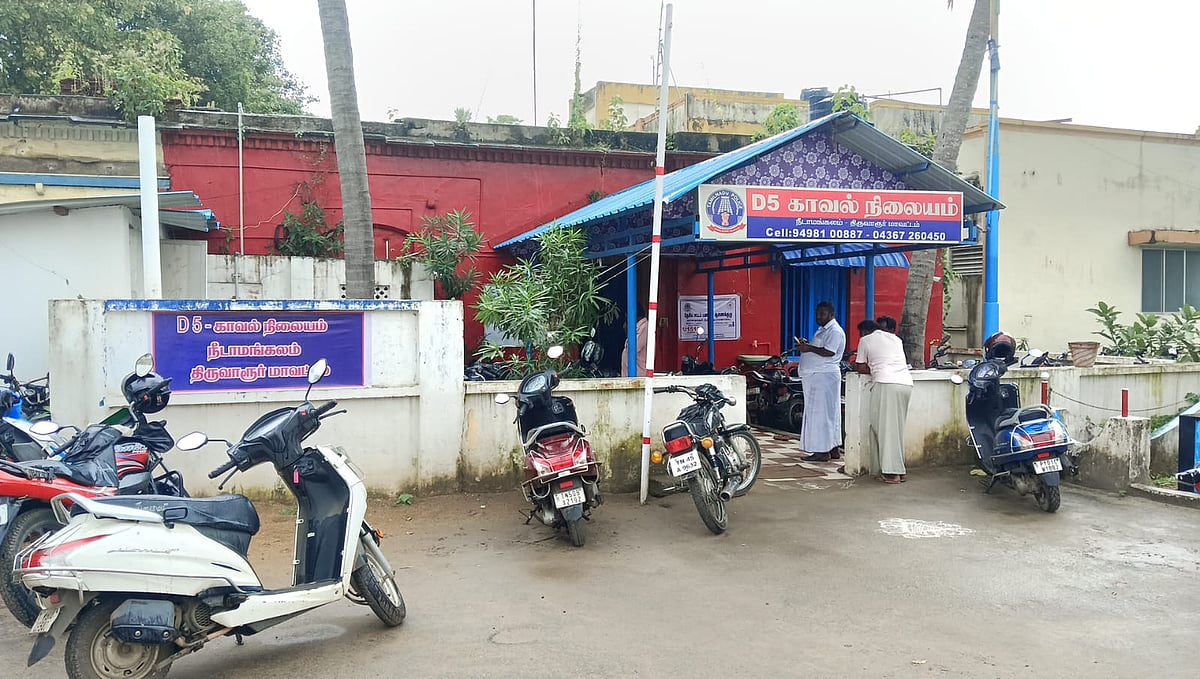 விஷம் குடித்து தற்கொலைக்கு முயன்ற தலைமைக் காவலர்;  அடிபடும் இன்ஸ்பெக்டர் பெயர்.. என்ன நடந்தது?