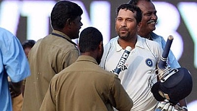 Sachin: ``என்னுடைய அம்மாவுக்காக என் கடைசிப் போட்டி மும்பையில் நடந்தது'' - உண்மையைப் பகிர்ந்த சச்சின்