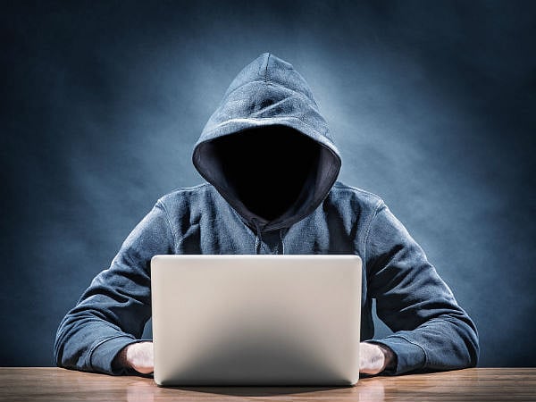 மும்பை: பங்குச்சந்தையில் அதிக லாபம் பார்க்கலாம்... போலி ஆப் மூலம் கோடிகளை இழந்த முதியவர்