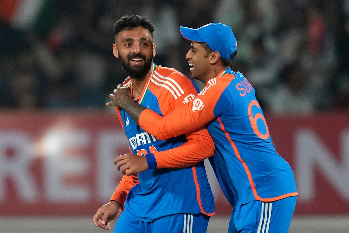 Varun Chakaravarthy : 'முடிஞ்சா தொட்டுப் பார்!' - மீண்டும் ஒரு 5 விக்கெட் ஹால்; அசத்தும் வருண்