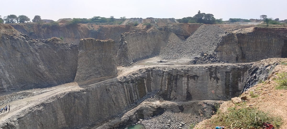 திண்டுக்கல் சட்ட விரோத குவாரிகள்: 