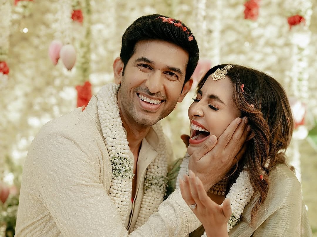 Parvati Nair: தொழிலதிபரை மணக்கும் பார்வதி நாயர் - திருமண நிச்சயதார்த்த க்ளிக்ஸ்|Photo Album