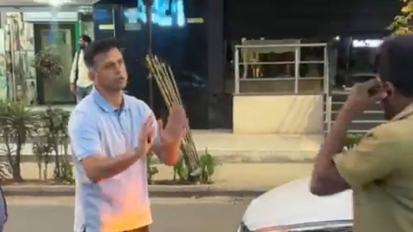 Rahul Dravid: சாலையில் ஆட்டோ டிரைவரிடம் வாக்குவாதம் செய்த டிராவிட்; இணையத்தில் வைரலாகும் வீடியோ!