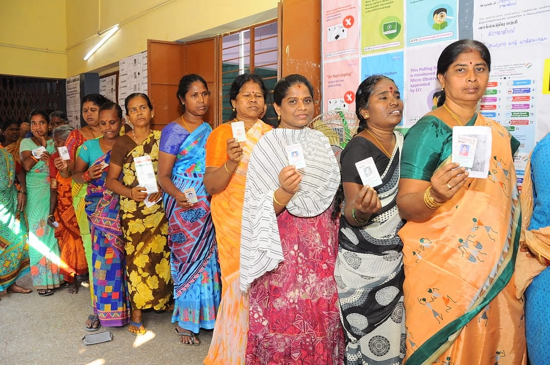 ஈரோடு கிழக்கு இடைத்தேர்தல்: ``எனது வாக்கை செலுத்தியது யார்?'' -வாக்களிக்க வந்த பெண் அதிர்ச்சி