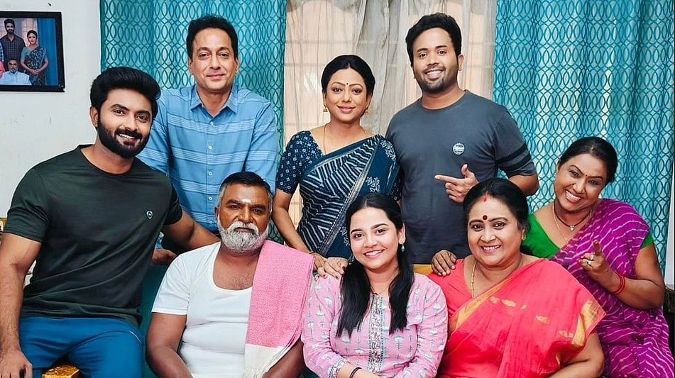 `பாக்கியலட்சுமி' இனியாவின்  டான்ஸ்... உருகிய ரீல் அம்மா.. கடுப்பில் ரியல் அம்மா