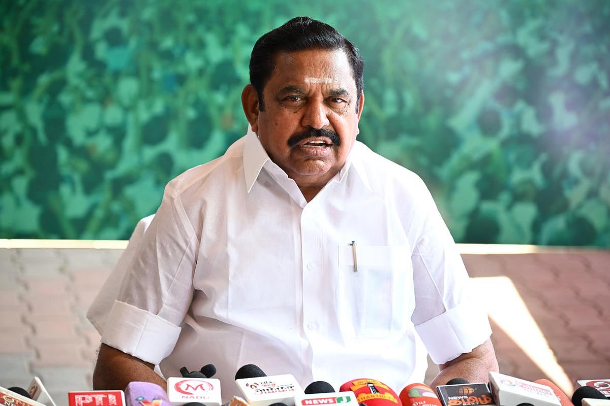 எடப்பாடி பழனிசாமி டெல்லிக்கு `அவசர’ பயணம் - பரபரக்கும் அரசியல் களம்