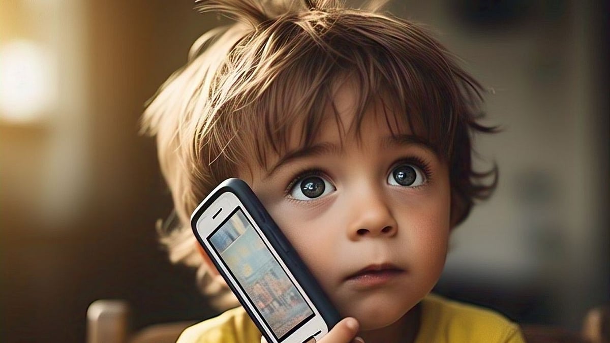 China: ``போலீஸ் அங்கிள் எங்க அப்பாவை பிடிங்க!'' -போன் போட்டு தந்தையை மாட்டிவிட்ட சிறுவன்!