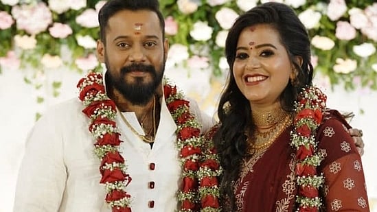 `அந்தரங்க வீடியோக்களை வெளியிடுவதாக மிரட்டினார்' - நடிகர் பாலா மீது முன்னாள் மனைவி புகார்!