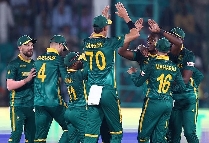 SA vs AFG: பௌலிங்கில் கோட்டைவிட்ட ஆப்கானிஸ்தான்; எளிதில் வென்ற தென்னாப்பிரிக்கா!