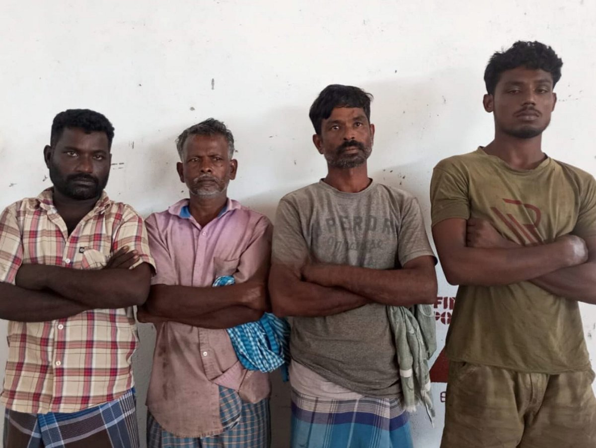 2 நாளில் 42 மீனவர்களுடன் 8 படகுகளை சிறைபிடித்த இலங்கை கடற்படை... மீனவர்கள் அதிர்ச்சி!