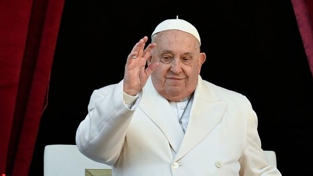 Pope Francis: போப் பிரான்சிஸ் உடல்நிலை கவலைக்கிடம்; பதவி விலகுகிறாரா? வாடிகன் சொல்வதென்ன?