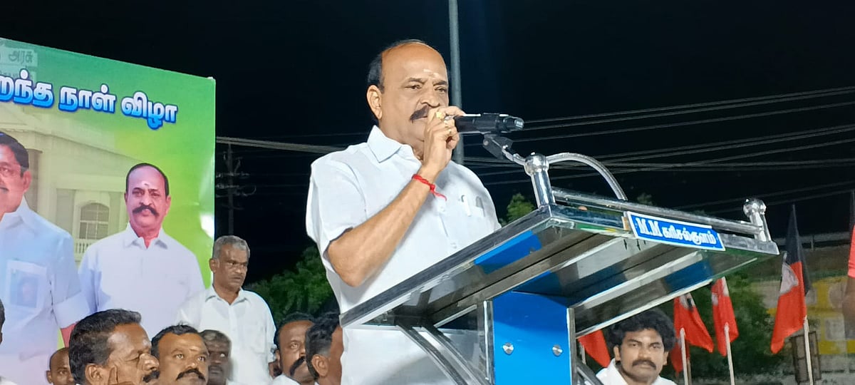 `மும்மொழிக் கல்வி எதிர்ப்பு; திமுக-வினர் நடத்தும் சிபிஎஸ்இ பள்ளிகளை மூடத் தயாரா?' – கடம்பூர் ராஜூ