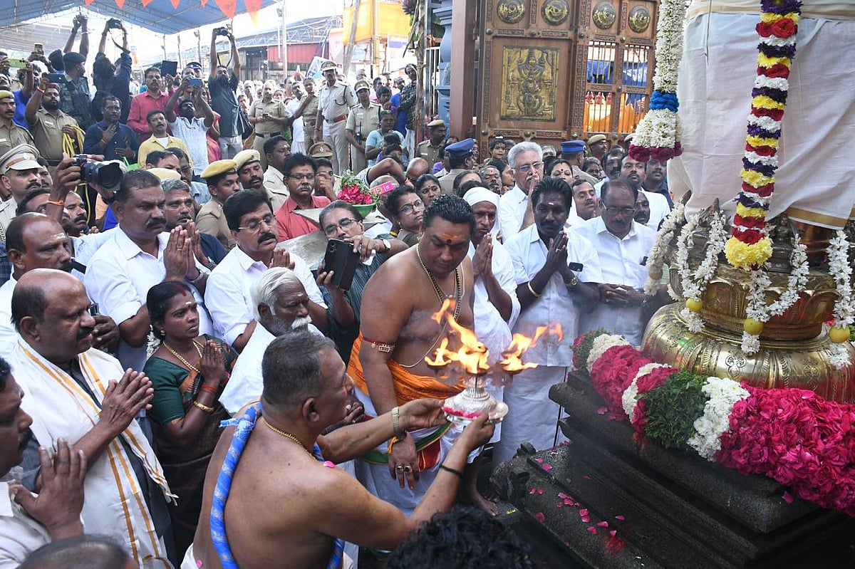 கொடியேற்றத்துடன் தொடங்கிய மண்டைக்காடு பகவதி அம்மன் கோயில் கொடைவிழா - Photo Album