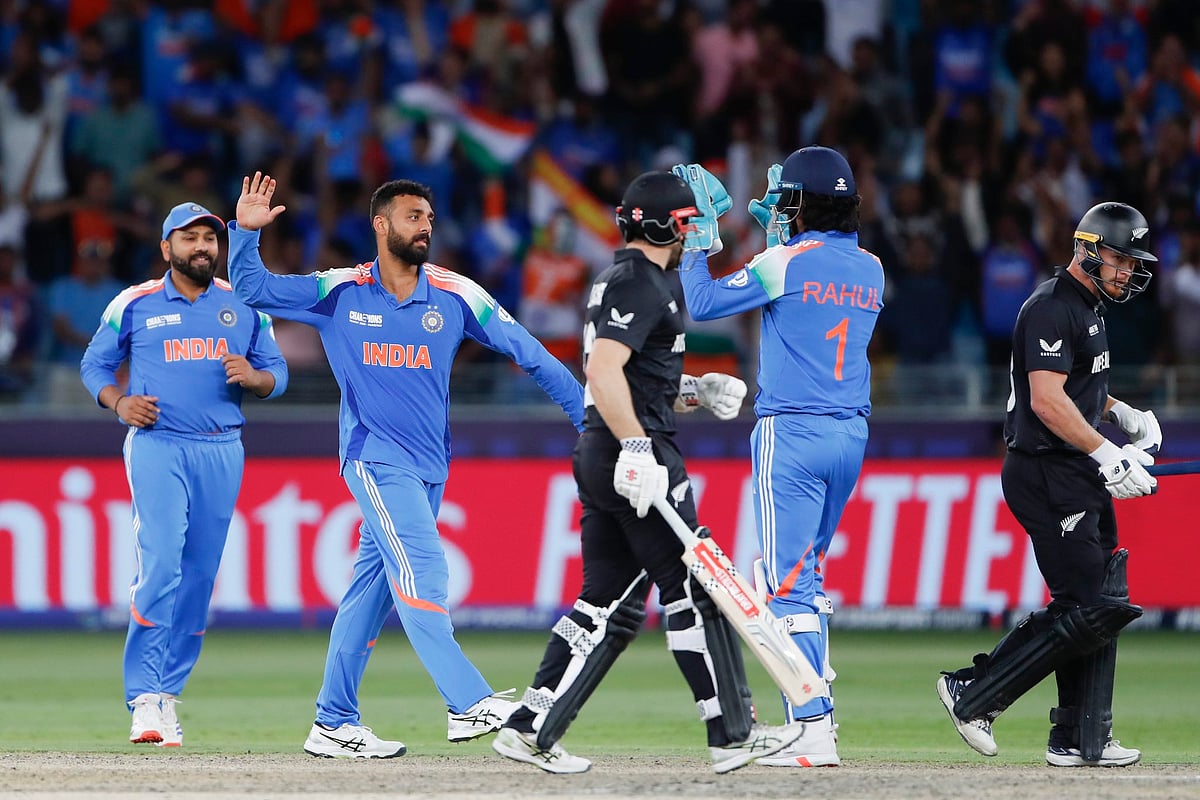 IND vs NZ: `வருண் ஒரு ரெட் டிராகன்' - ஸ்பின்னர்களை வைத்து சண்டை செய்த இந்தியா; சரிந்த நியூசிலாந்து
