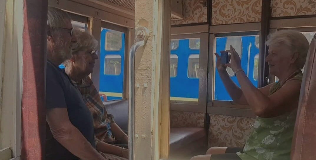 ஊட்டி மலை ரயிலை வாடகைக்கு எடுத்த இங்கிலாந்து சுற்றுலா பயணிகள் - கட்டணம் எவ்வளவு தெரியுமா?