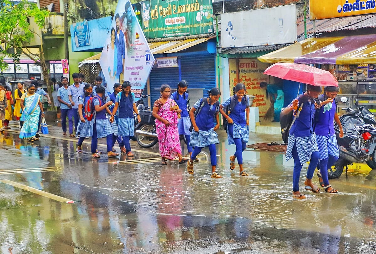 டெல்டா பகுதிகளில் மழை... சட்டென மாறிய சூழல்.. | Photo Album