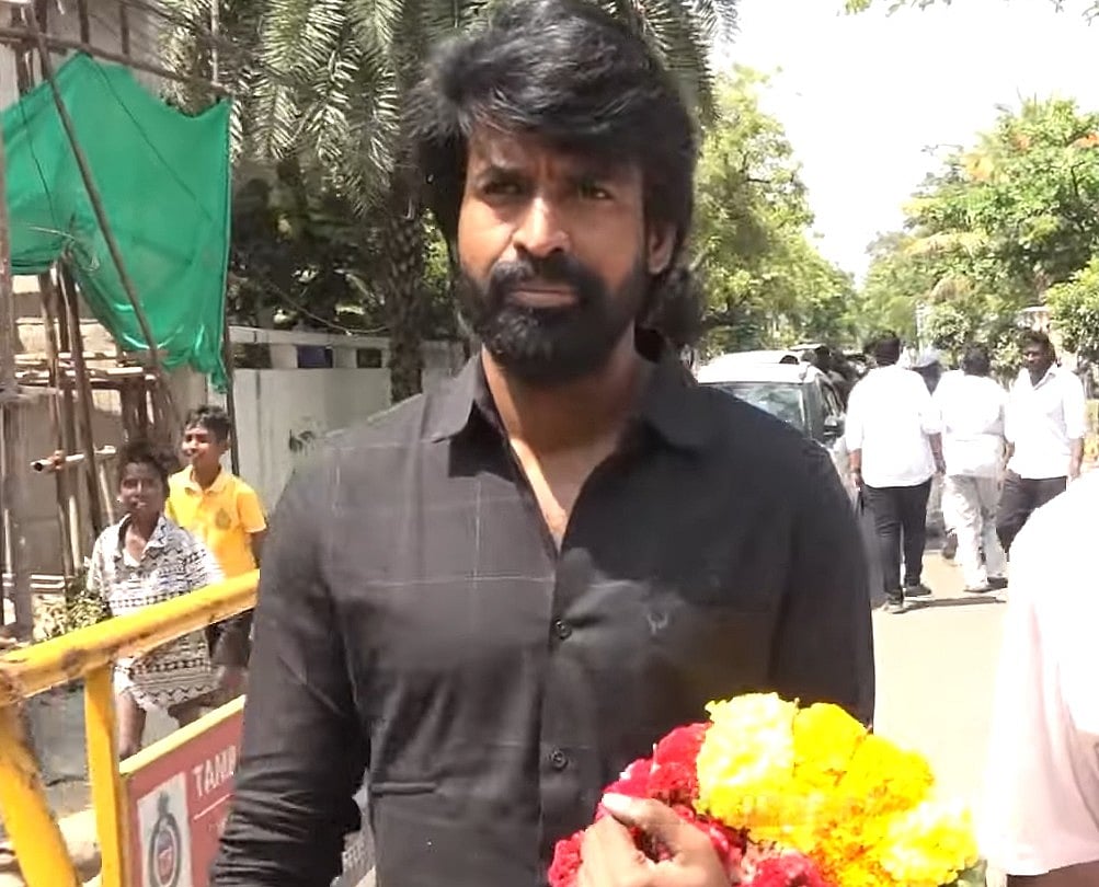 மனோஜ் பாரதிராஜா: நல்ல கதை உனக்கு வச்சுருக்கேன்னு சொன்னாரு; இப்போ இப்படி ஆகிருச்சு - கலங்கும் சூரி 