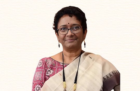 `கறுப்போ, வெள்ளையோ யாராக இருந்தாலும்..' -நிறம் குறித்த அவதூறுக்கு கேரள தலைமைச் செயலாளர் சாரதா பதிலடி