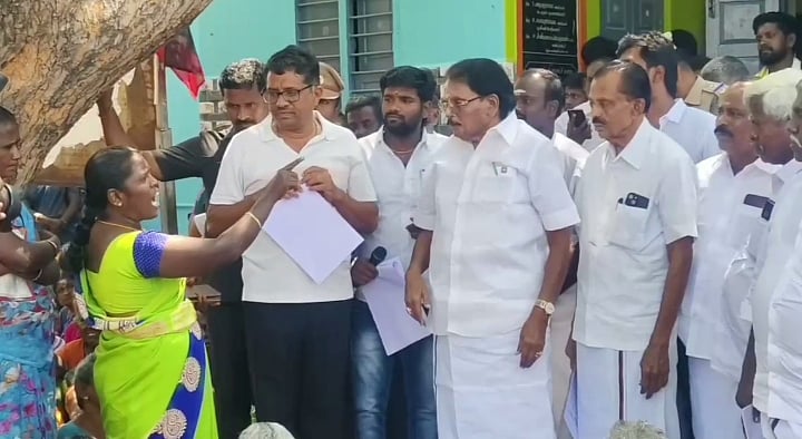 கிராமசபை கூட்டம்னு சொல்லிட்டு ஏன் திமுக ஆர்ப்பாட்டமாக மாத்துறீங்க? சரமாரி கேள்வி; வெளியேறிய அமைச்சர்