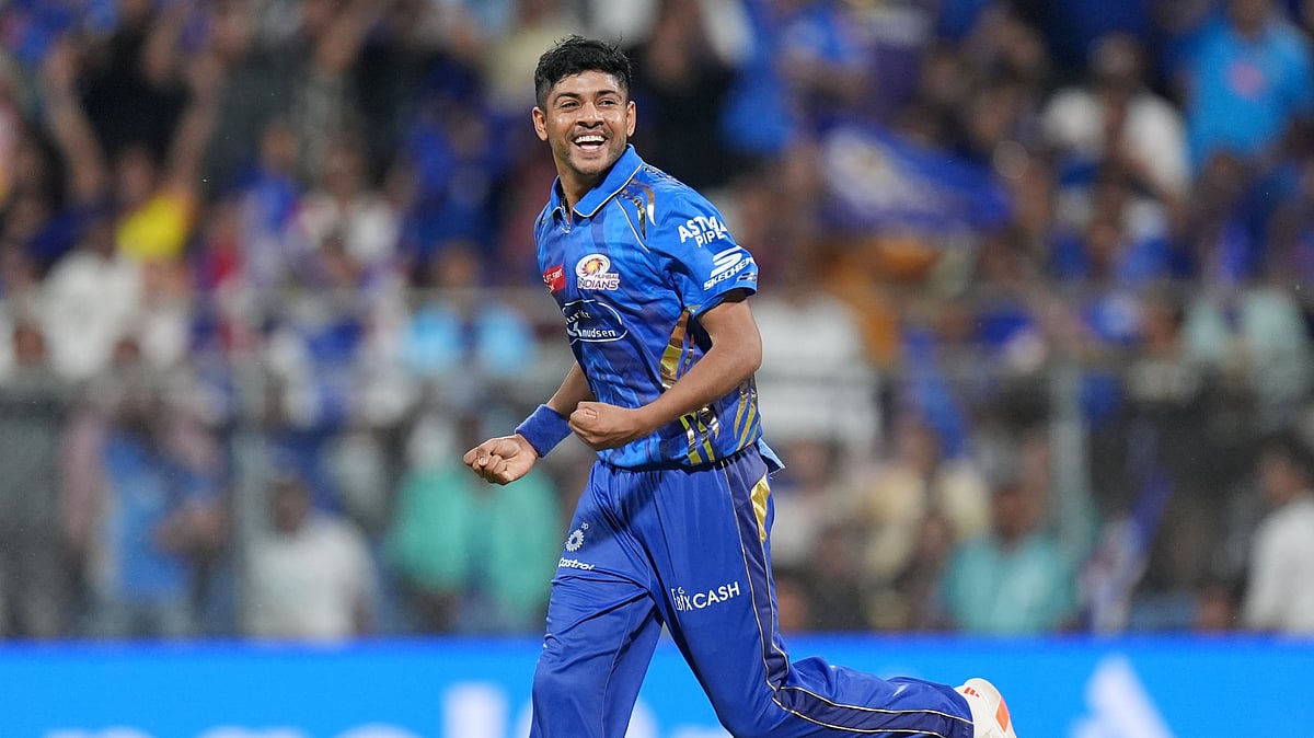 MI vs KKR: கொல்கத்தாவை வாரிச் சுருட்டிய 23 வயது அறிமுக பவுலர்; வெற்றிக் கணக்கைத் தொடங்கிய மும்பை