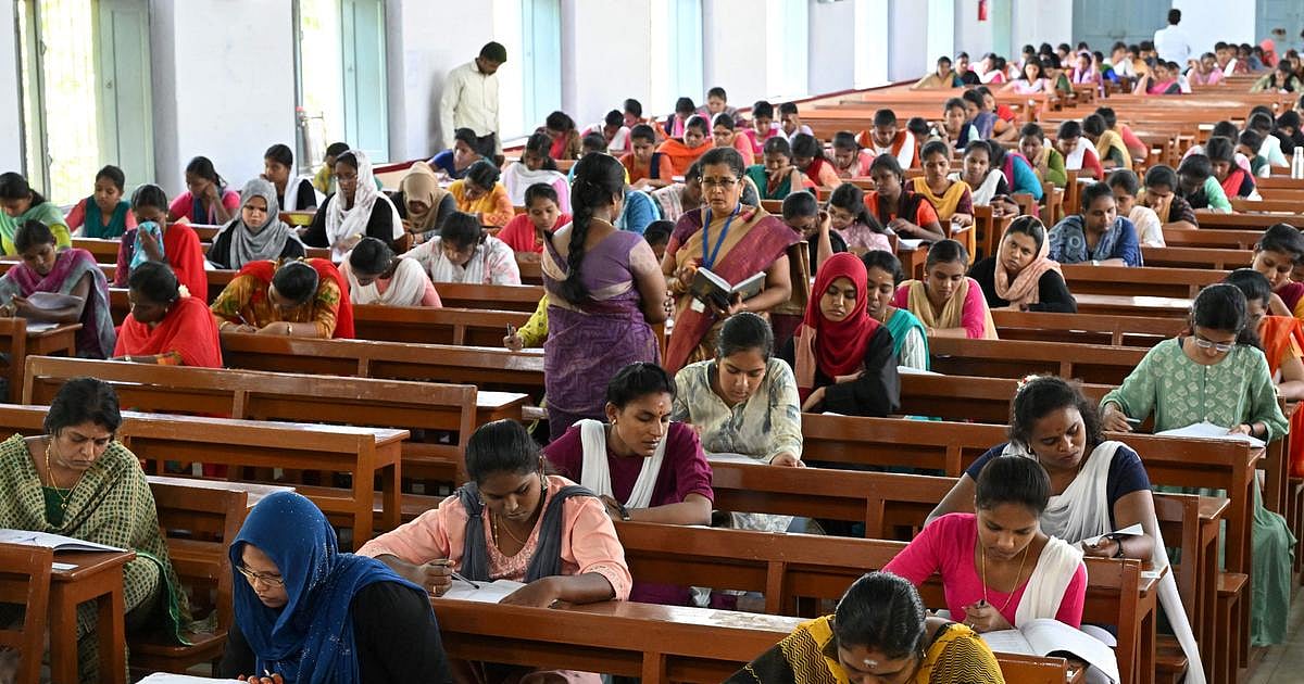 TNPSC குரூப் 2, 2A தேர்வு ஒத்திவைப்பு; "ஸ்டாலின் மன்னிப்புக் கேட்க வேண்டும்!"- தலைவர்கள் கண்டனம்