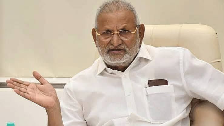 `விவசாயத்திற்கு வாங்கும் நிதியை சொந்த தேவைக்கு பயன்படுத்துகின்றனர்' -
மகாராஷ்டிரா அமைச்சர் புகார்