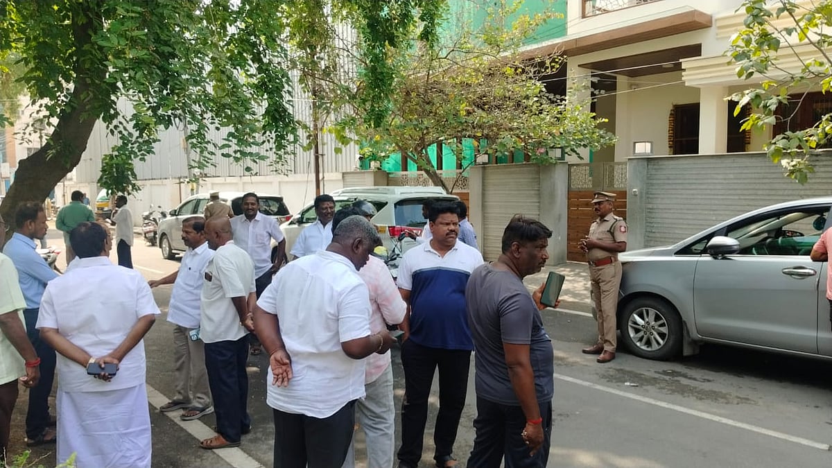 திருச்சி: அமைச்சர் கே.என்.நேரு தொடர்புடைய இடங்களிலும் அமலாக்கத்துறை அதிரடி சோதனை!