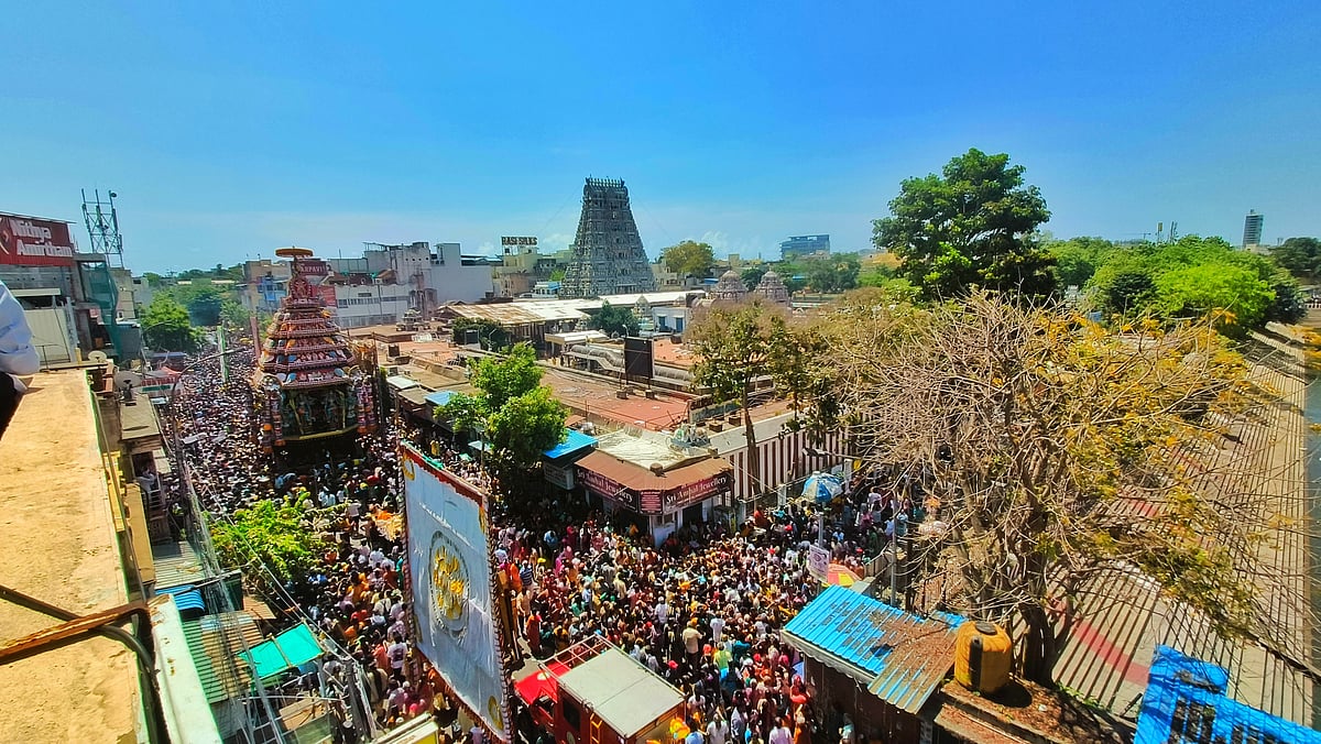 பங்குனி உத்திரப் பெருவிழா: `கடலென திரண்ட மக்கள்' - கபாலீஸ்வரர் கோயில் தேரோட்டம் | Photo Album