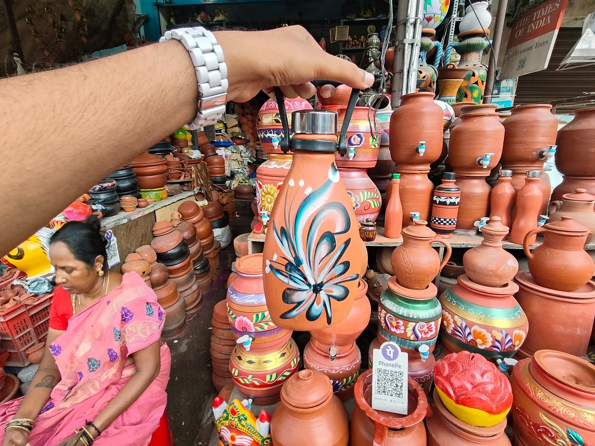 சென்னை: கோடை வெயில் தாகம் தீர்க்க கண்கவர் மண் குவளைகள் & பானைகள் விற்பனை... Photo Album!