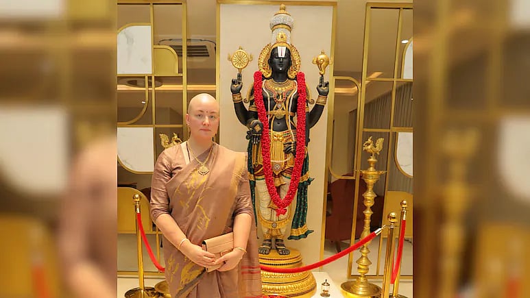 தீ விபத்தில் தப்பிய மகன்; திருப்பதியில் முடிக்காணிக்கை செலுத்திய பவன் கல்யாண் மனைவி!